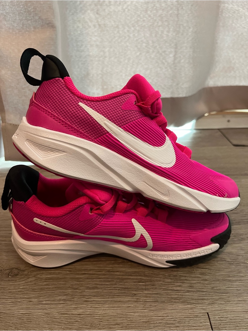 Nike Kids 2.5Y Athletic Sneakers - Hot Pink/White